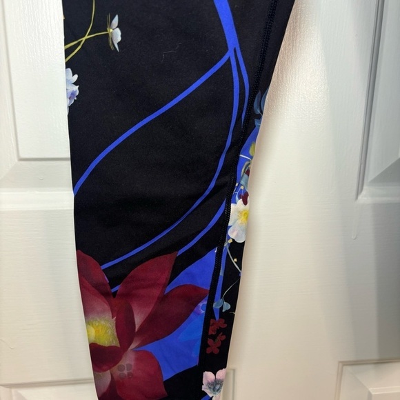 Sweaty Betty Cropped Power Floral Leggings Size Small - Picture 8 of 9